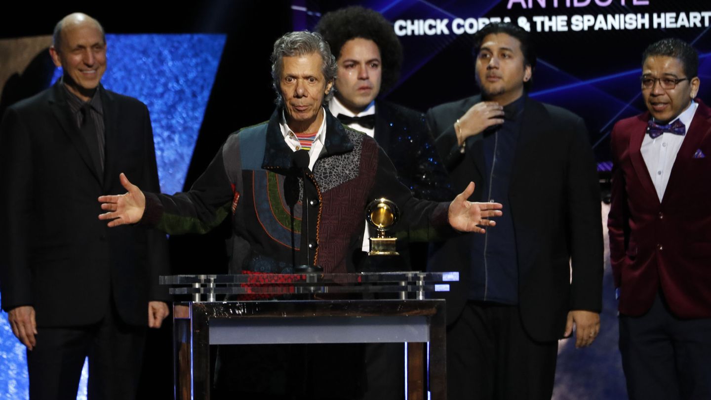 Chick Corea y The Spanish Heart Band recogen el premio al mejor álbum de jazz latino por 'Antidote'. (Reuters)