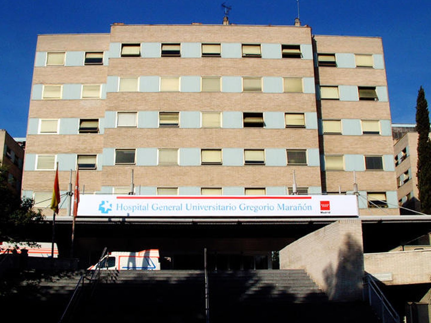 Fachada del Hospital Gregorio Marañón de Madrid, otro de los centros afectados.