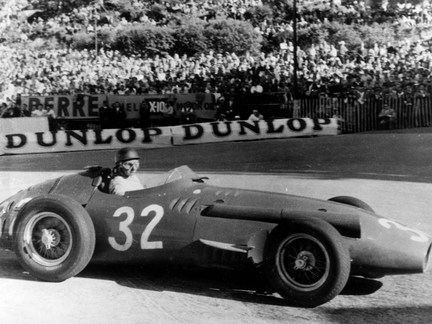 Después del secuestro de Cuba, Fangio se replanteó muchas cosas y sólo corrió una carrera más de Fórmula 1 en Reims y decidió retirarse. (Archivo Maserati)