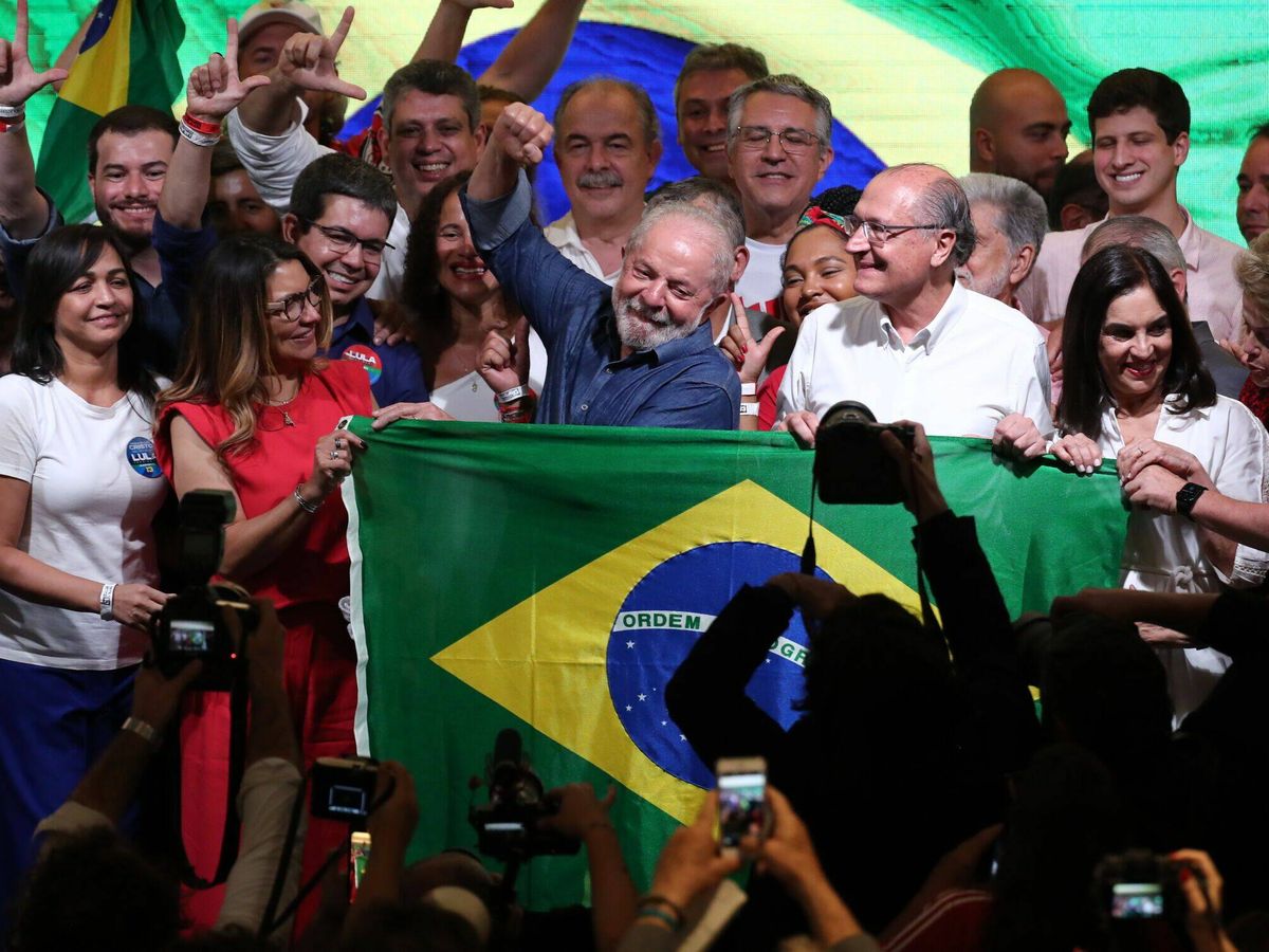 Foto:  Lula da Silva, tras ganar la segunda vuelta de las elecciones presidenciales de Brasil. (Reuters//Carla Carniel)