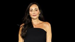 Ana Milán, la española que ha desfilado en París: su look con vestido palabra de honor y la mirada como protagonista