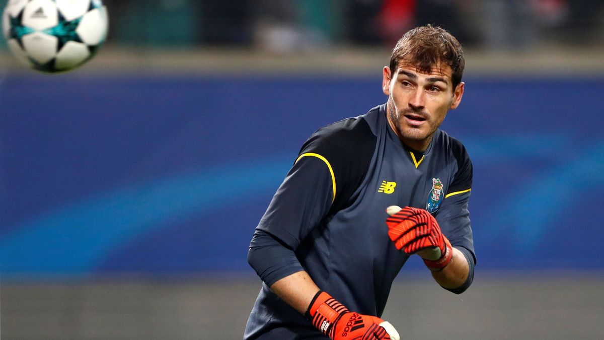 La miseria de Casillas: del sueño del Sevilla a perder su silla
