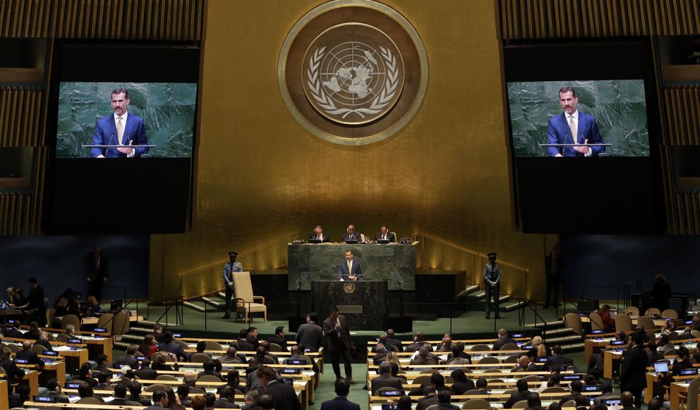 El rey Felipe VI durante su discurso en la ONU. (AP)