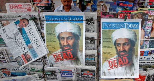 Foto: Periódicos informando de la muerte de Bin Laden en 2011. (Reuters)