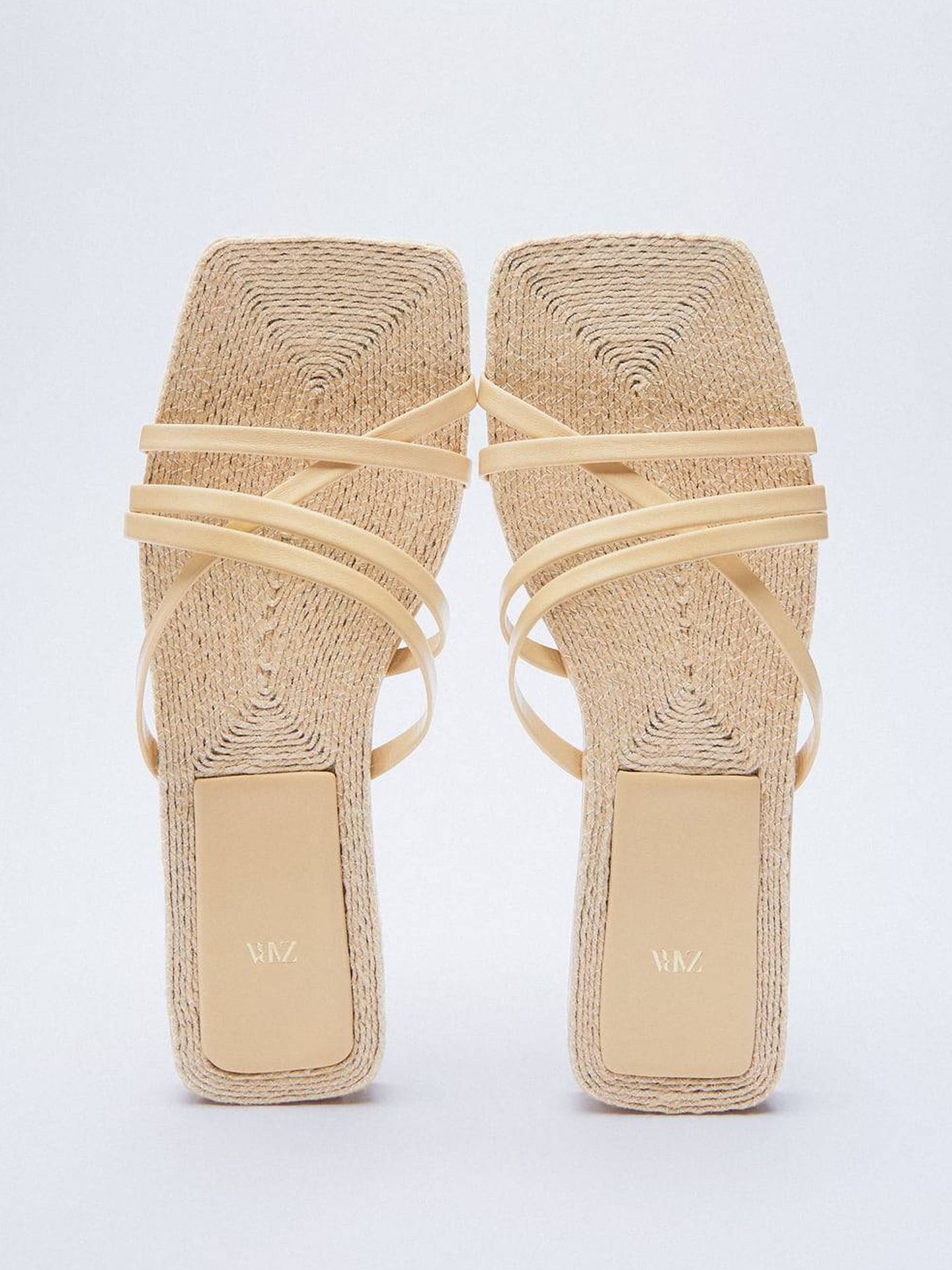 Sandalias de Zara. (Cortesía)
