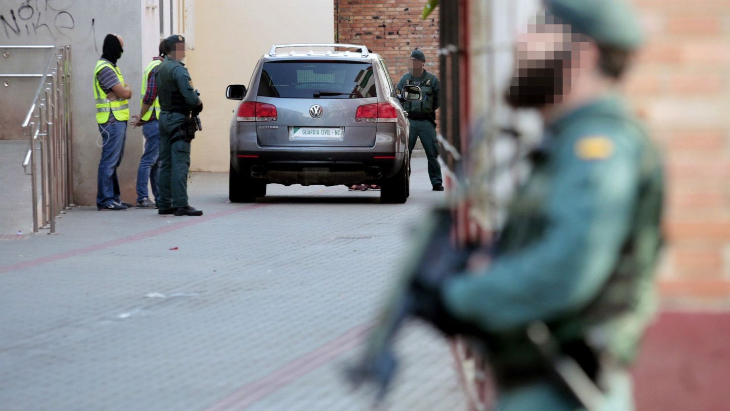 La Guardia Civil detiene a un marroquí de 24 años por colaborar con la célula yihadista responsable de los atentados terroristas de Barcelona y Cambrils. (EFE)