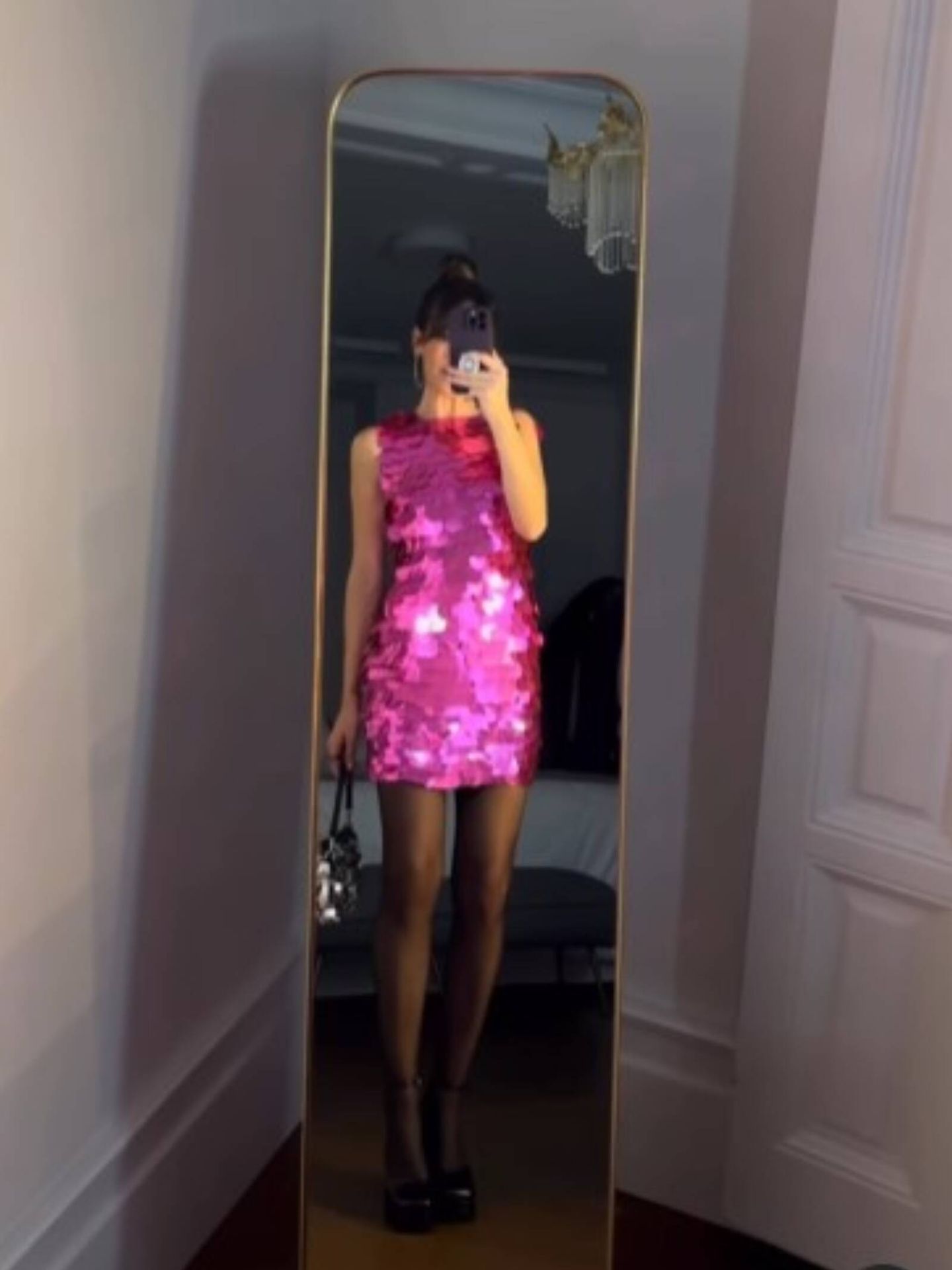 Rocío Osorno apuesta por las lentejuelas rosas con este vestido de Asos. (Instagram/@rocioosorno)