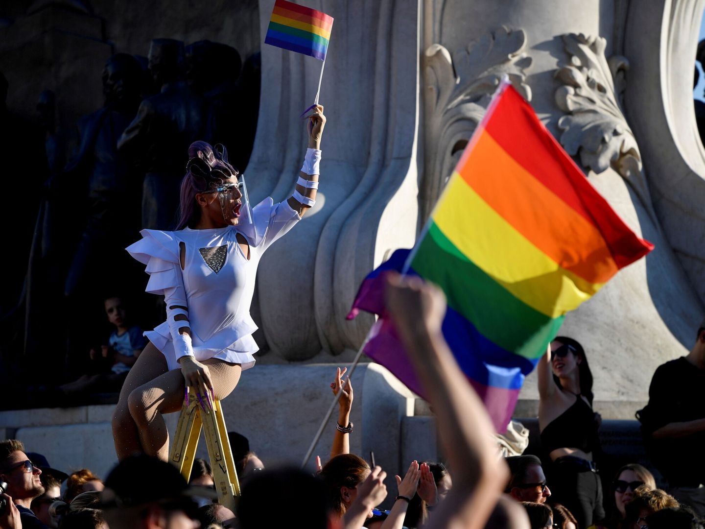 Protesta en Budapest contra la ley que prohíbe abordar la homosexualidad en los colegios (EFE)