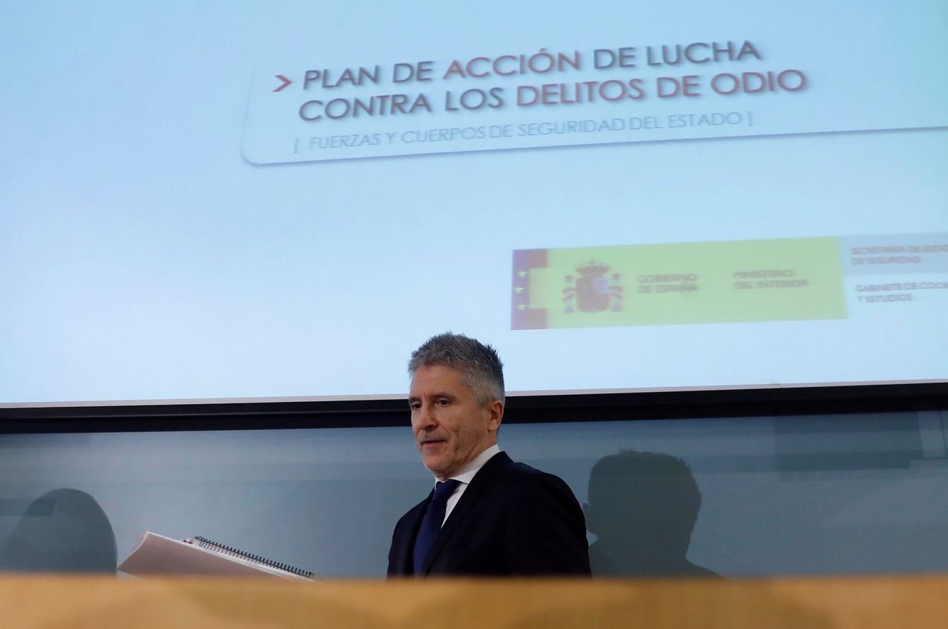 El ministro del Interior, Fernando Grande-Marlaska, durante la presentación del plan de acción contra los delitos de odio de 2019. (EFE)