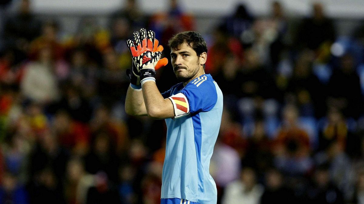 Iker Casillas, suplente de Diego López en la 2013-14, candidato a mejor portero del año