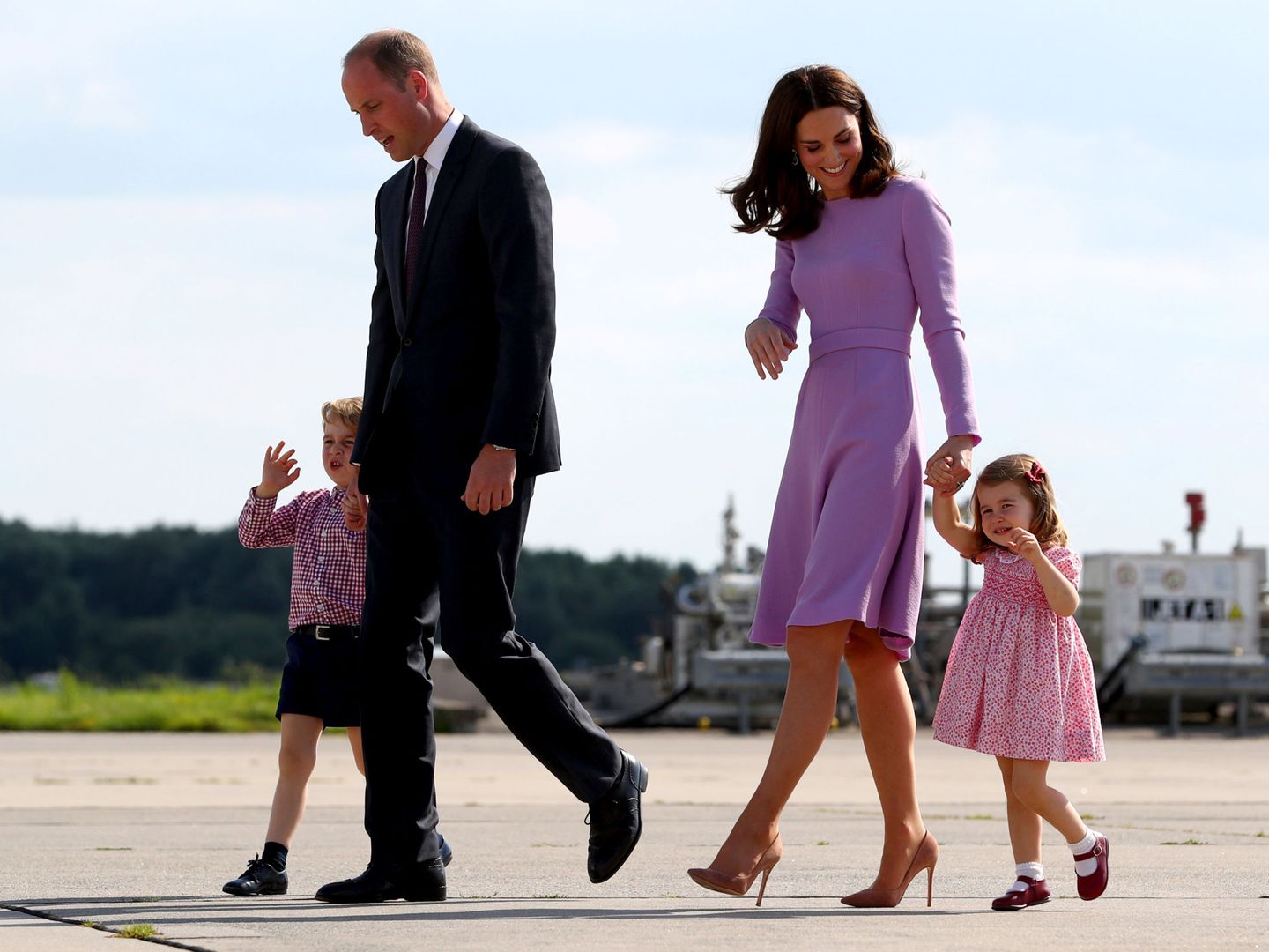 Guillermo y Kate, con George y Charlotte. (Reuters)