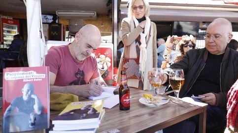 El otro Sant Jordi: el escritor vetado por los independentistas que ha tenido que firmar su libro en un bar