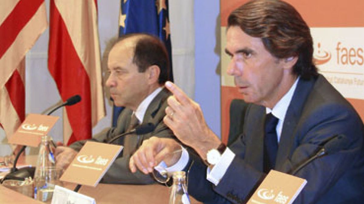 Aznar aconseja que haya un único líder en un partido