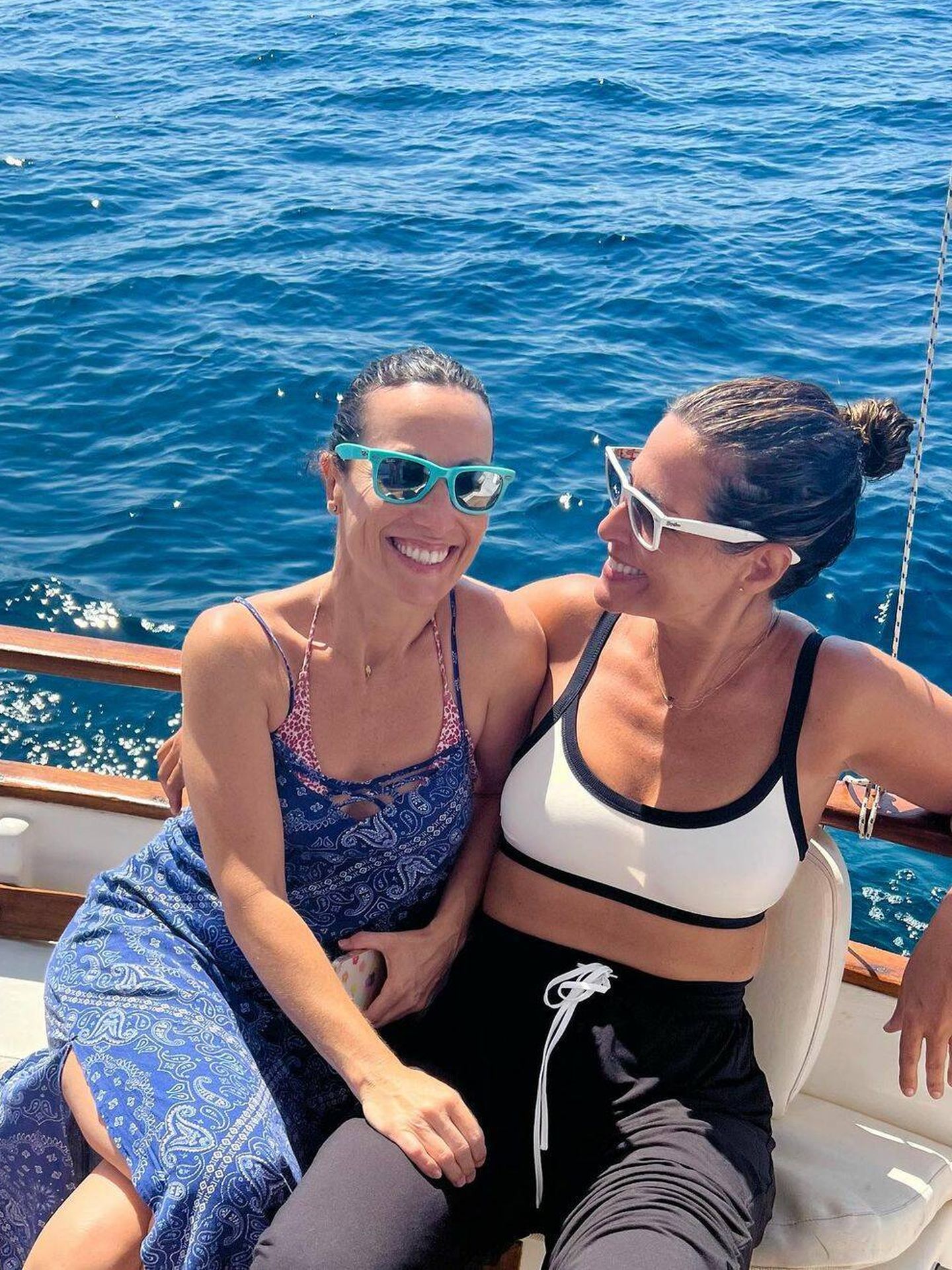 Nuria Roca y su hermana, de vacaciones en Menorca. (Instagram/@nuriarocagranell)