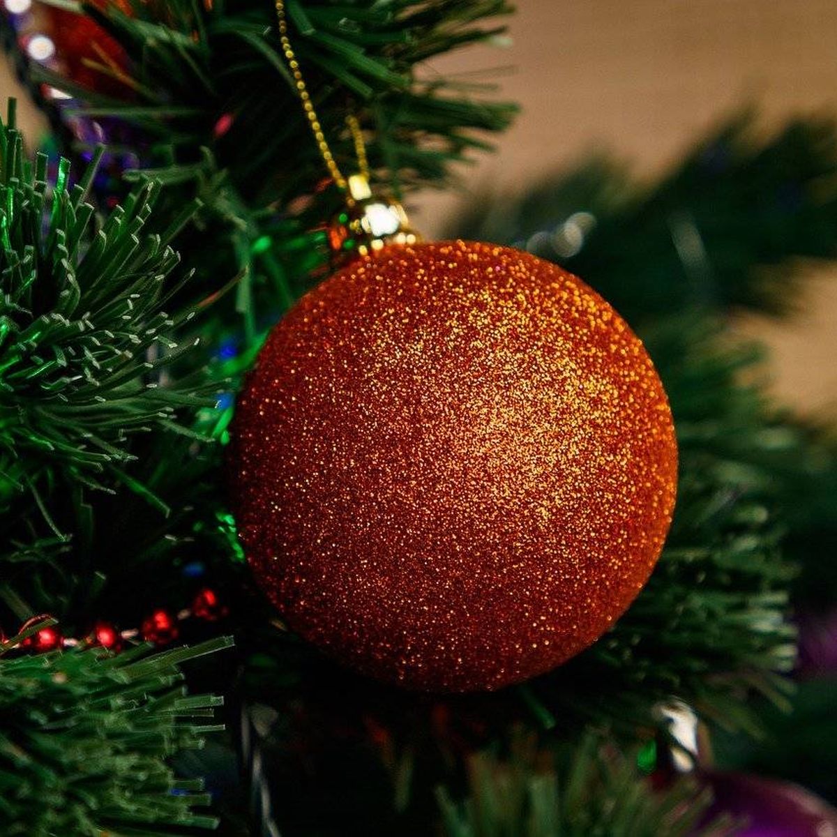 Bolas de Navidad decorar árbol en estas Fiestas