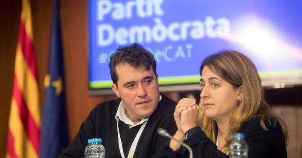 Foto: David Bonvehí y Marta Pascal, del PDeCAT, durante el Consejo Nacional del PDeCat. (EFE) 
