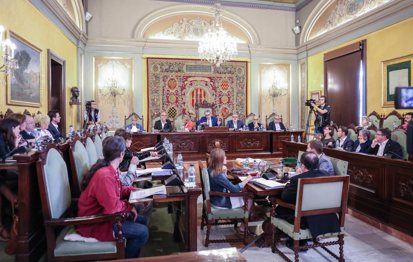 La oposición del ayuntamiento de Lleida pretende la dimisión del alcalde Ángel Ros. (D.B.)