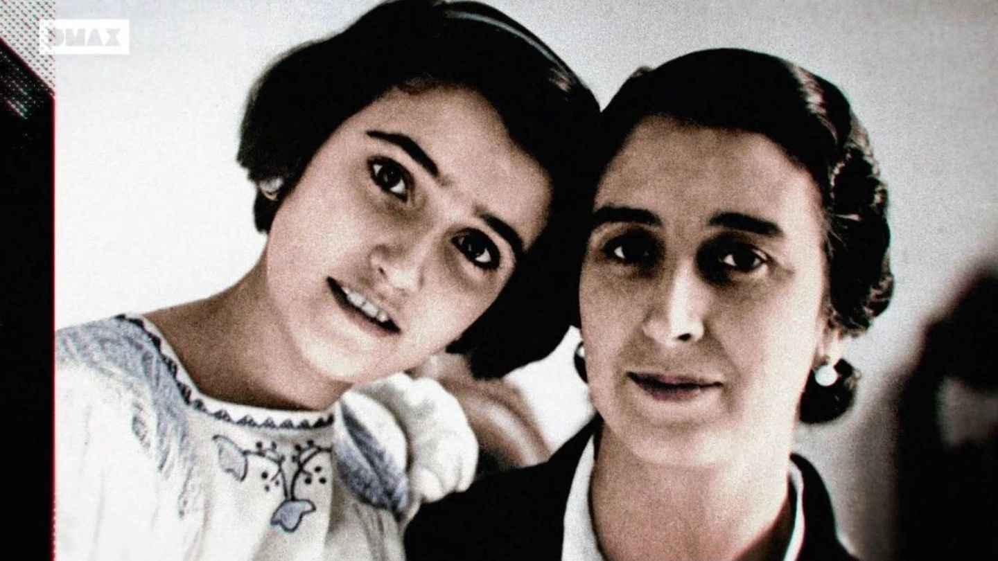 Carmen Polo junto a su hija, Carmen Franco. 