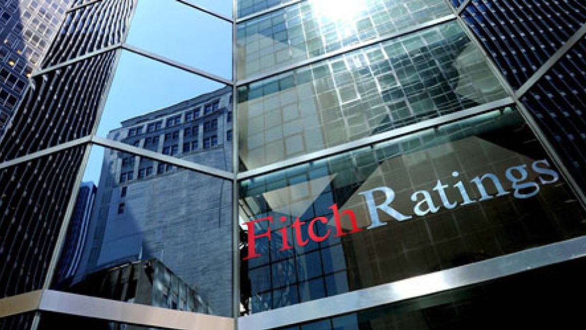 Fitch y S&P rebajan la calificación a las principales entidades españolas