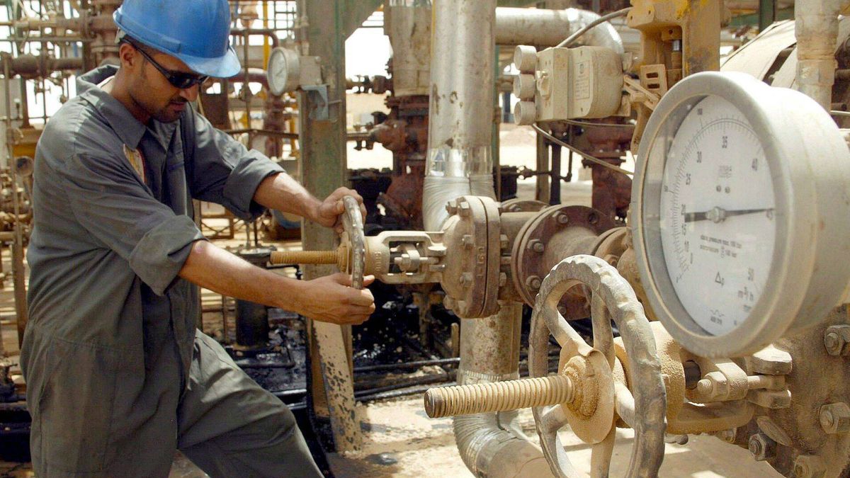 Arabia Saudí hunde el precio del petróleo a mínimos de octubre de 2010