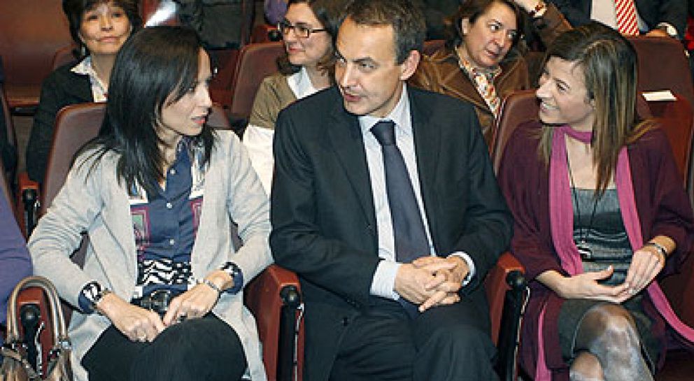Foto: Rodríguez Zapatero promete que la crisis no se cebará con las mujeres