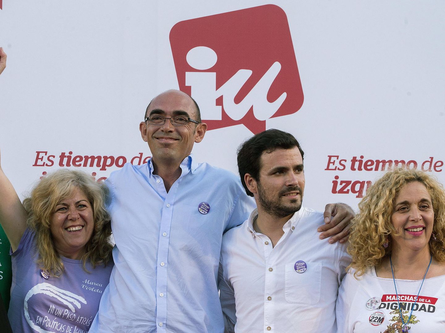 Alberto Garzón (2d), acompañado de Eduardo Zorrilla, Remedios Ramos y Yayo Nieto, en 2015. (EFE)