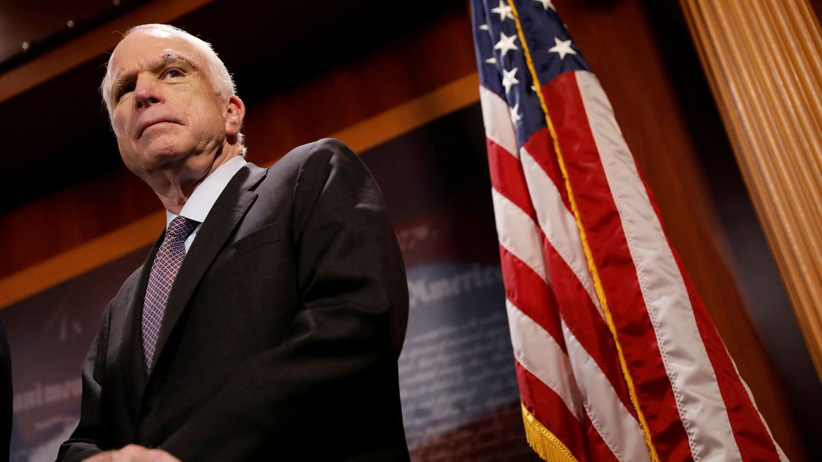 Muere el senador republicano John McCain víctima de un cáncer cerebral