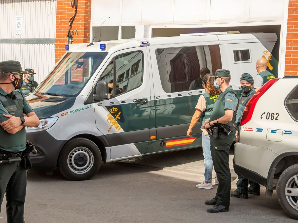 Foto: Guardia Civil en Sevilla. (EFE/ Raúl Caro)