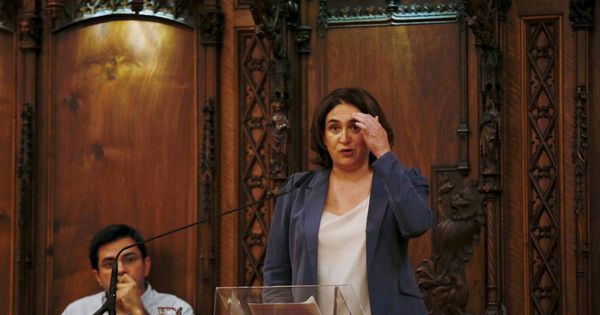 Foto: La alcaldesa de Barcelona, Ada Colau, y el primer teniente de alcalde, Gerardo Pisarello. (EFE)