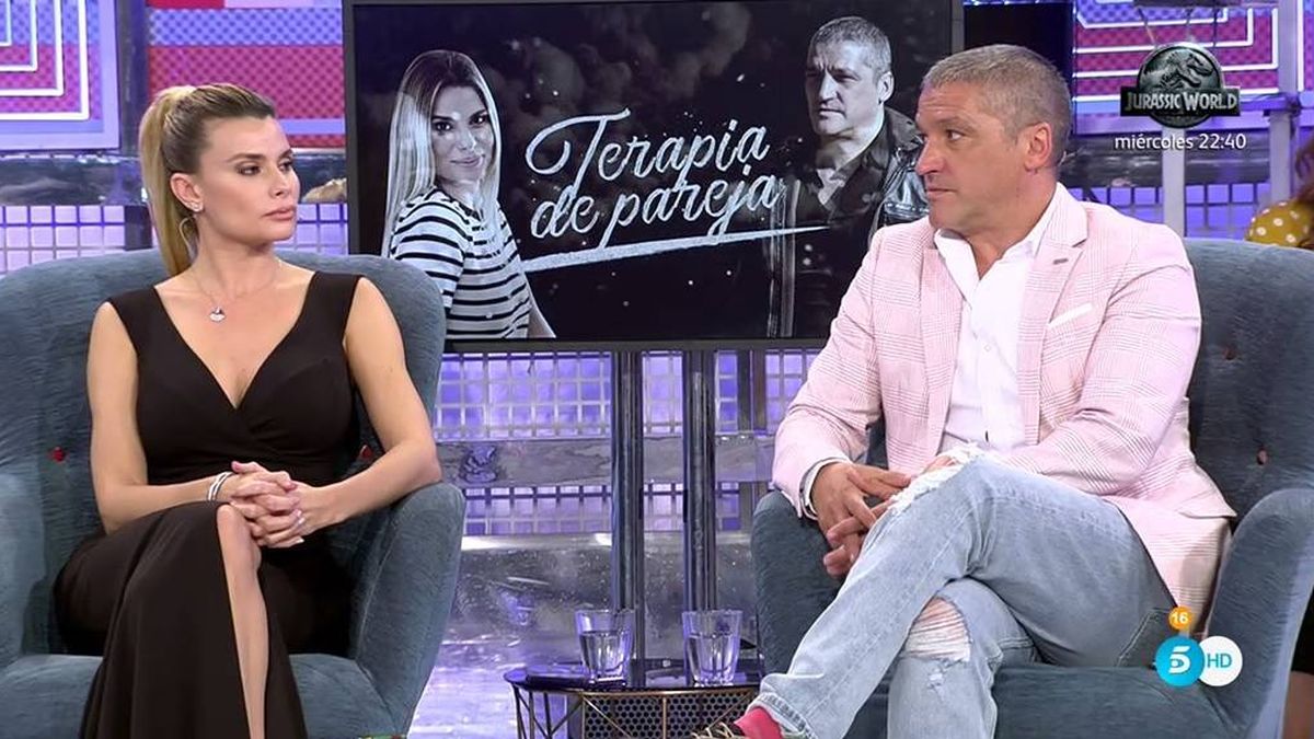 Gustavo y María Lapiedra exprimen su crisis con una terapia de pareja en 'Sábado Deluxe'