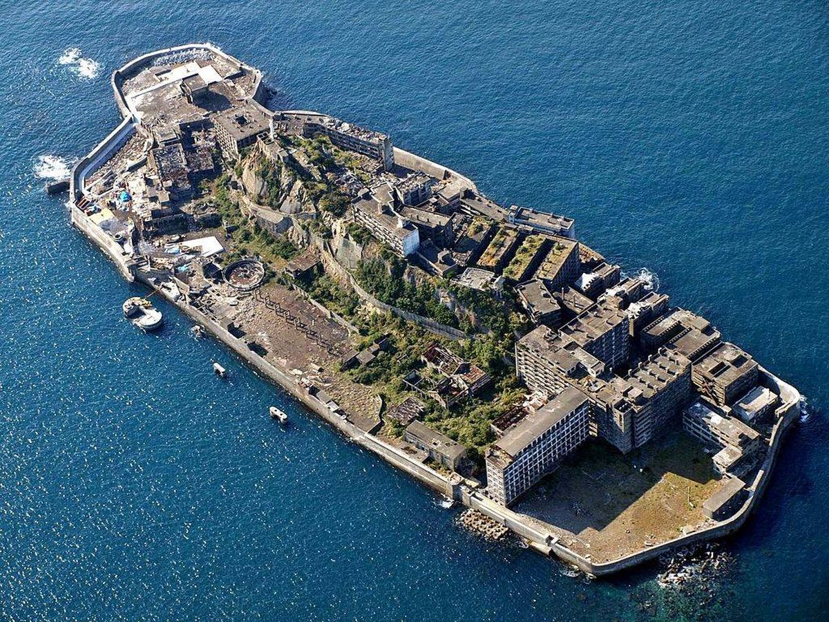 Foto: Así es Hashima, la isla fantasma de Japón: una ciudad sin vida en mitad del Pacífico. (CC/Wikimedia Commons)