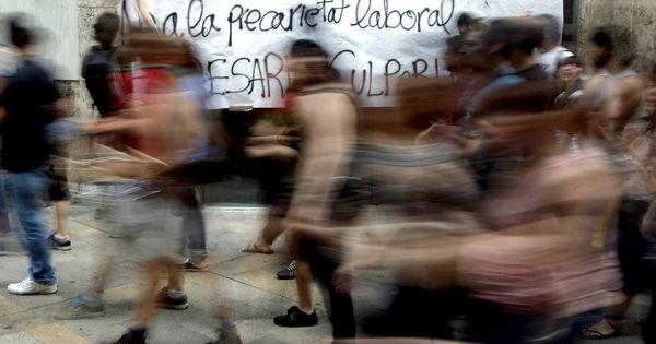 Foto: Manifestación contra la precariedad laboral en Barcelona. (EFE)