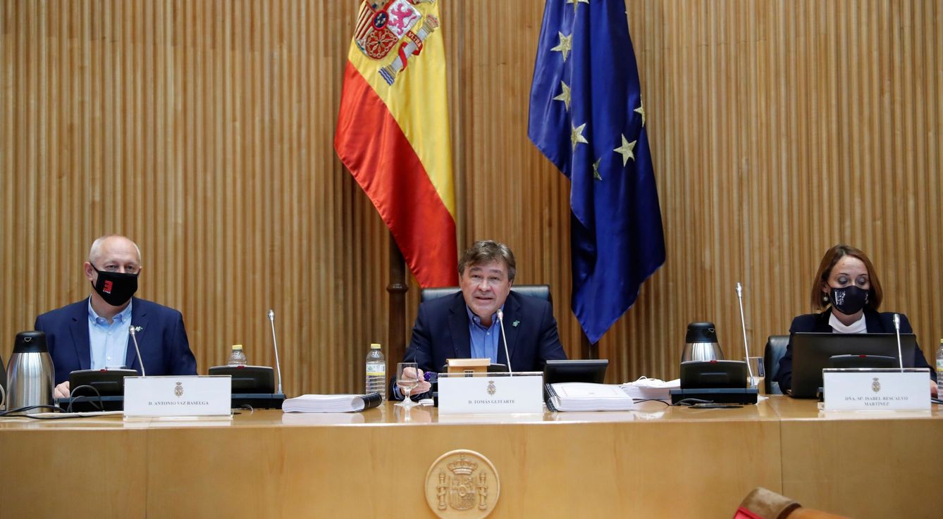 El diputado de Teruel Existe, Tomás Guitarte, ayer en el Congreso. (EFE)