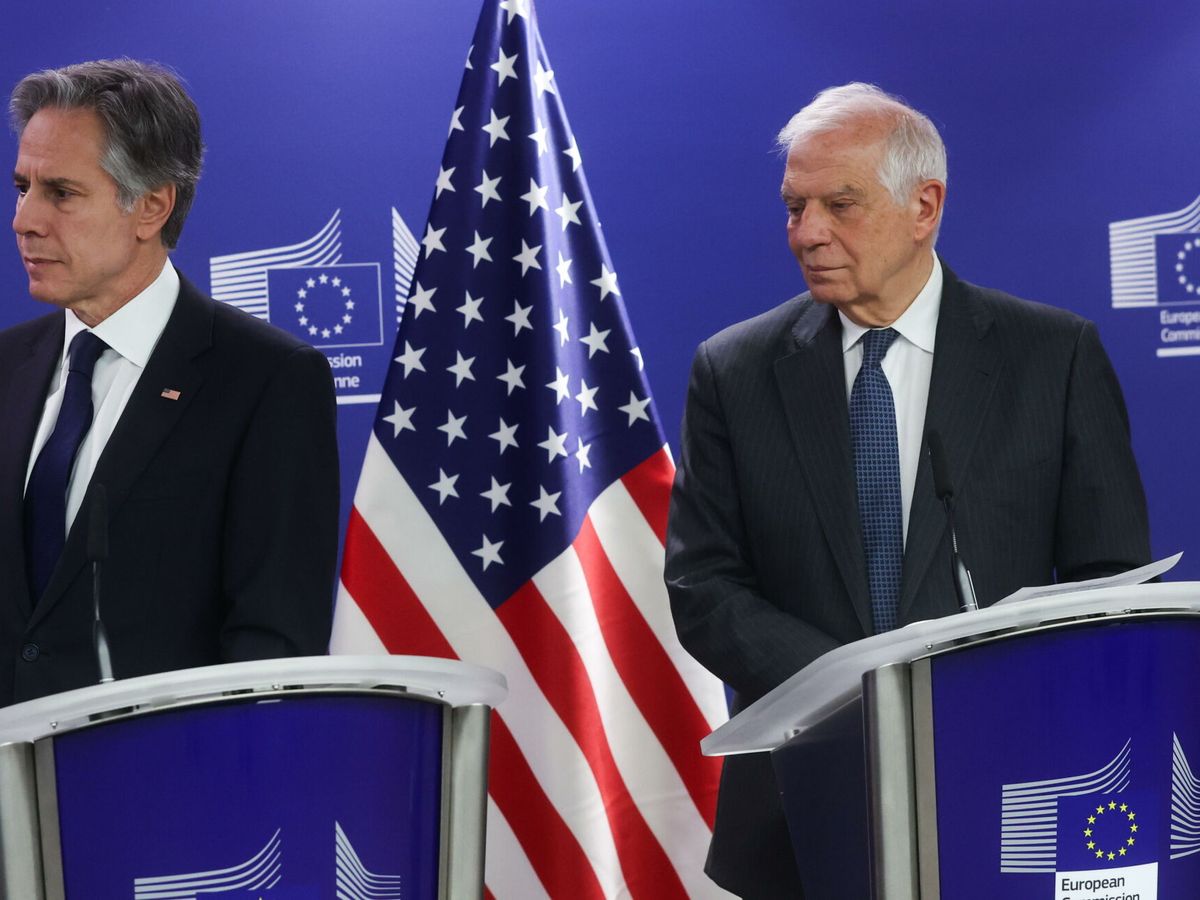 Foto: El alto representante para la UE, Josep Borrell, junto al secretario de Estado de EEUU, Antony Blinken. (EFE/Olivier Holset)