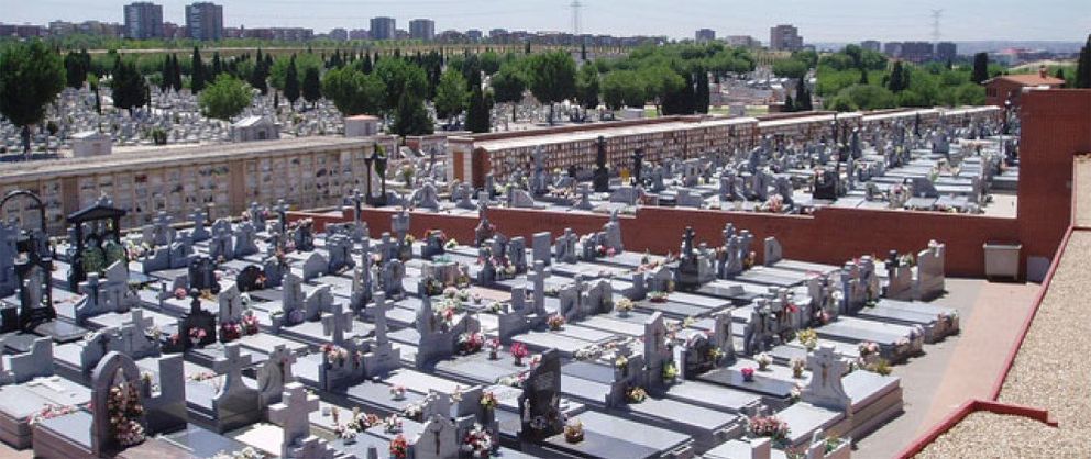 Foto: Las diferencias de morirse en España: 690€ la tumba en Madrid, 113 en Toledo