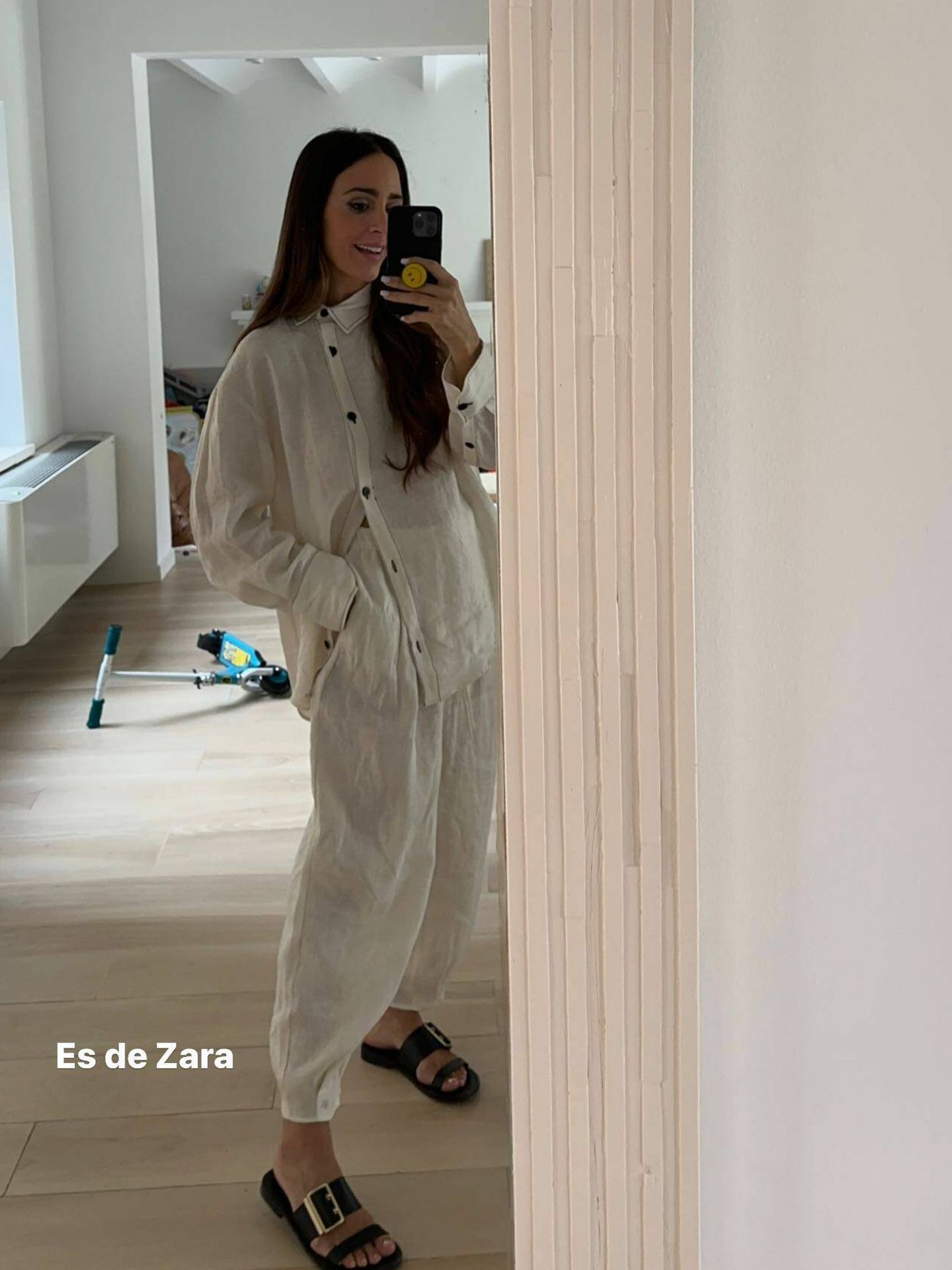 Rocío Osorno mostrando en sus redes sociales el nuevo conjunto de Zara. (Instagram/@rocioosorno)