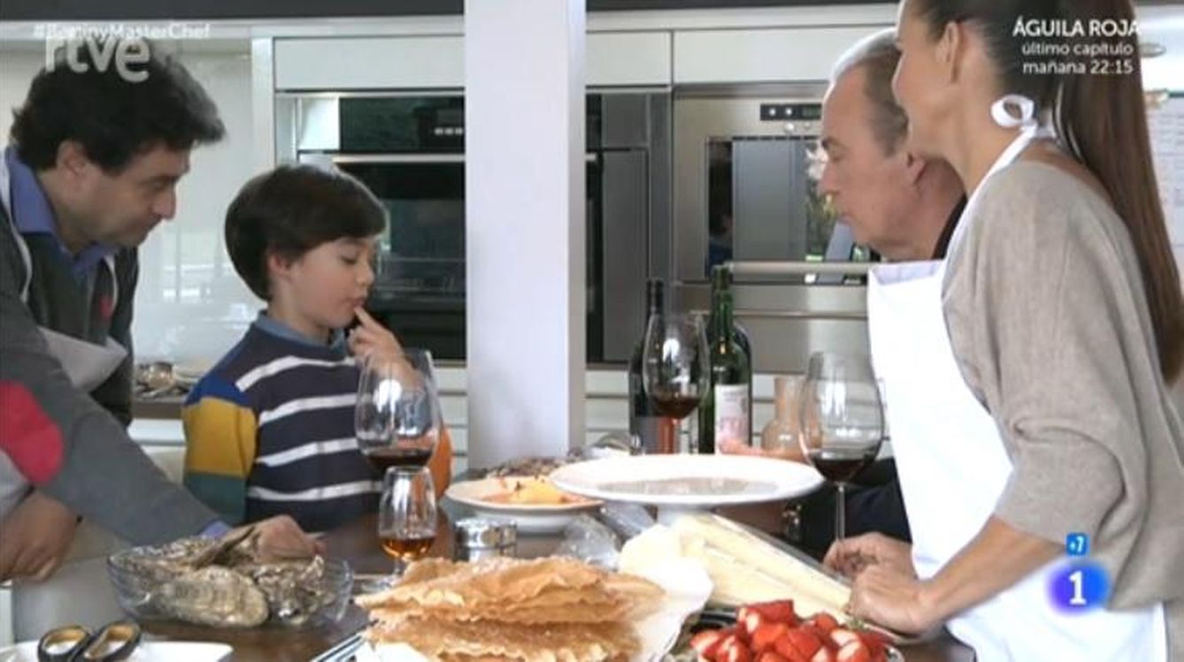 El hijo de Bertín en la cocina con el jurado de 'MasterChef'