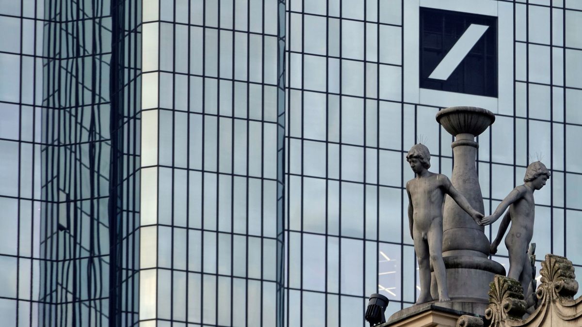 Cambios en Deutsche Bank para ganar cuota a UBS y CS y volver a beneficios en 2022