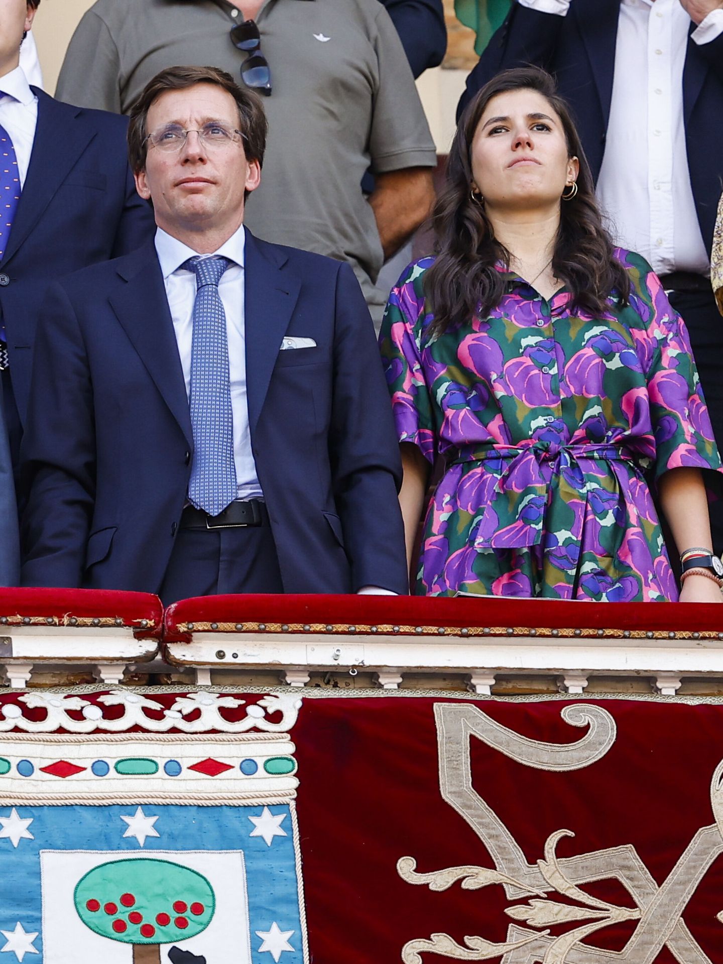 José Luis Martínez-Almeida, y Teresa Urquijo, en la corrida de toros de la Beneficencia, en la Monumental de Las Ventas de Madrid. (EFE/Chema Moya) 