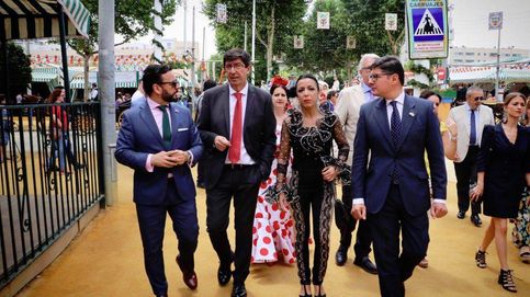 La presidenta del Parlamento andaluz y su indescriptible modelito en la Feria de Abril 