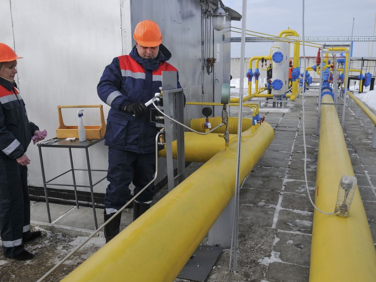 Foto: Tuberías de transporte de gas natural. (EFE/P. Palamarchuk)