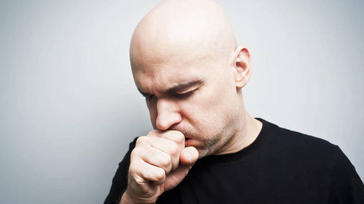 Una tos persistente puede ser consecuencia de un problema digestivo.  (iStock)