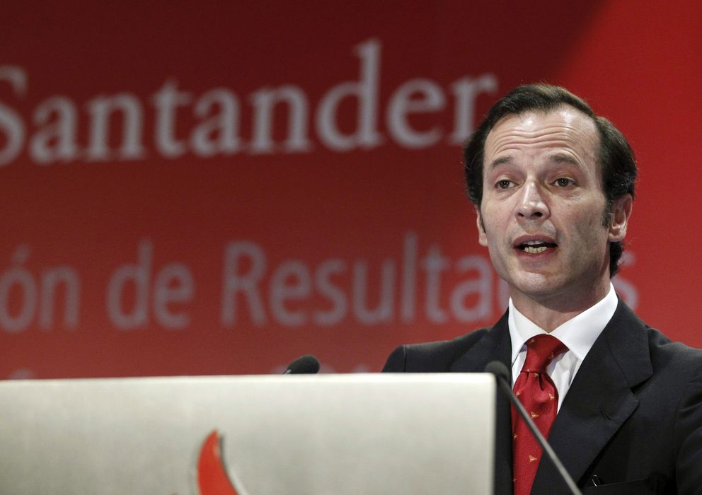 Foto: El consejero delegado del Santander, Javier Marín, durante la rueda de prensa de hoy (EFE)