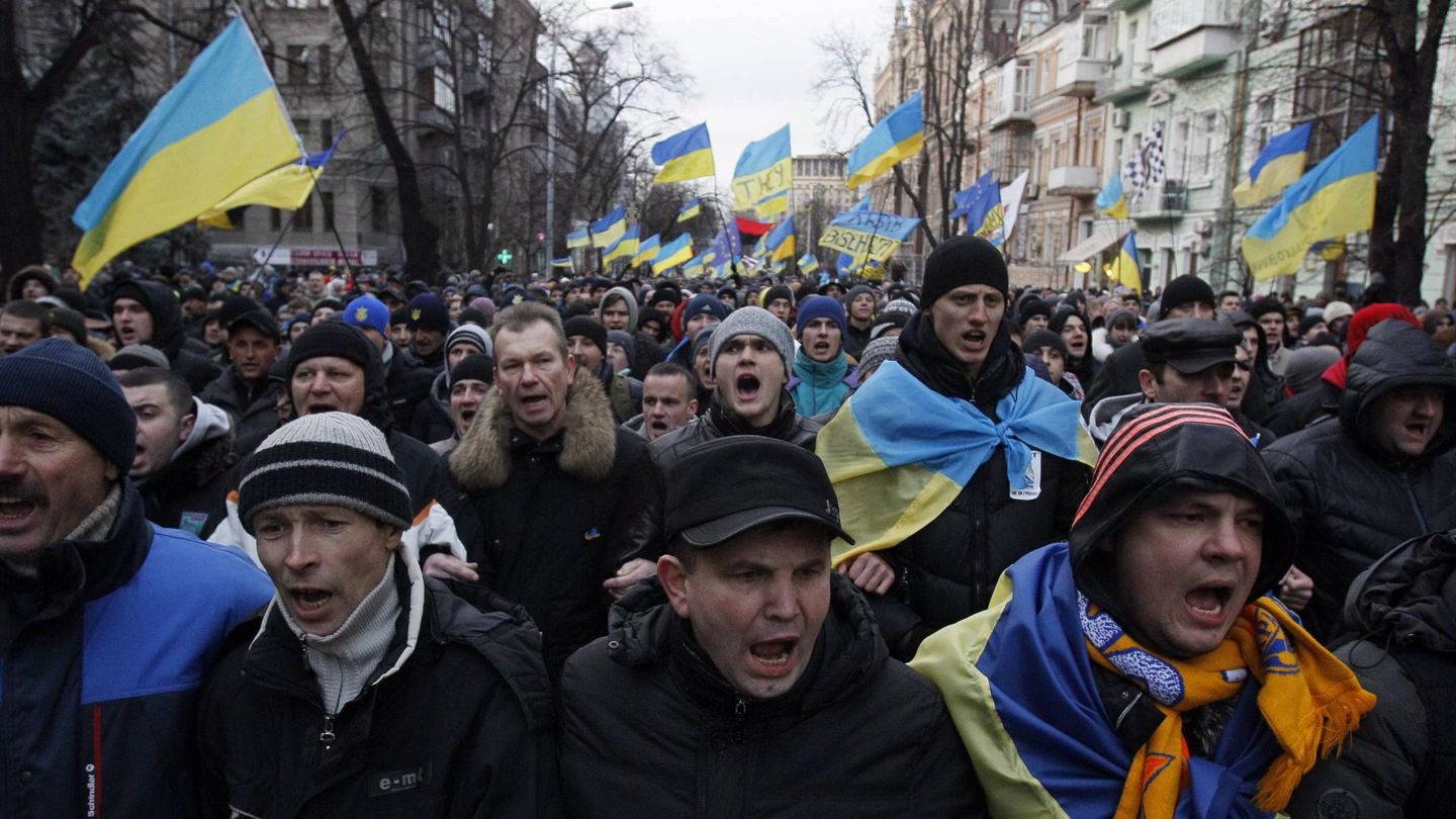 Manifestantes proeuropeos durante una protesta en Kiev (Reuters).