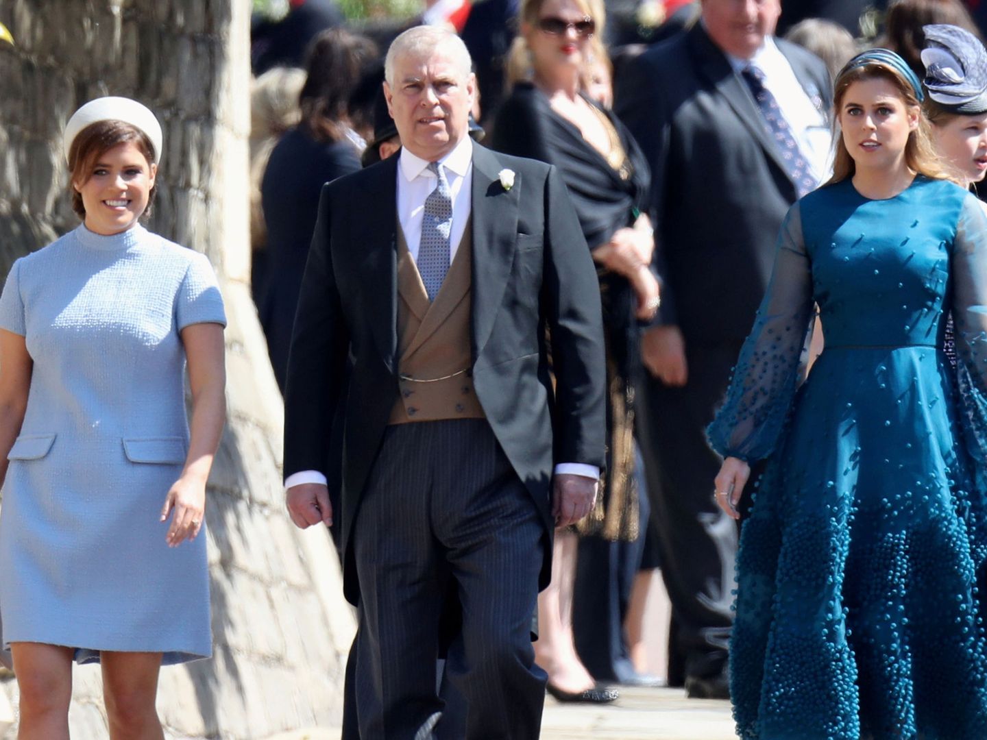 El príncipe Andrés y sus hijas. (Reuters)