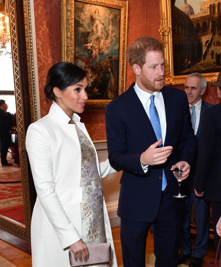 Foto: Los duques de Sussex en Buckingham. (Reuters)