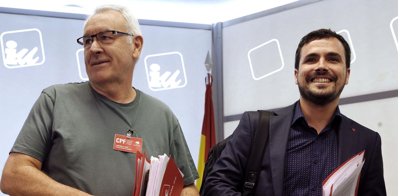 Cayo Lara y Alberto Garzón, durante el Consejo Político Federal de este 2 de octubre. (EFE)