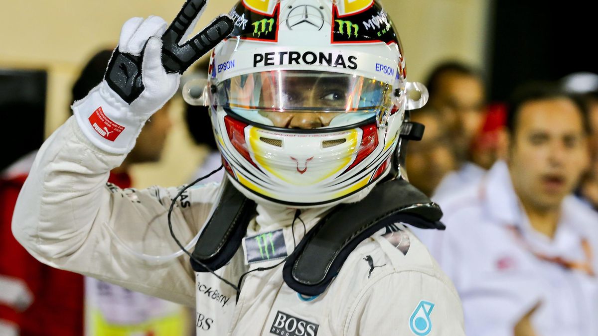 Hamilton sigue intratable, aunque se llevó el susto de Raikkonen; Alonso rozó el milagro 
