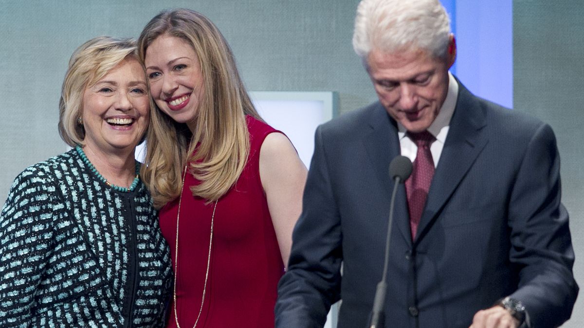 Hillary y Bill Clinton serán abuelos en otoño