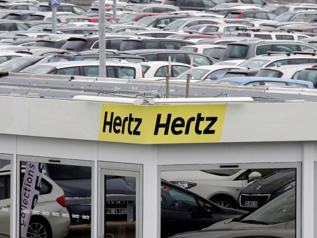 Foto: Logo de Hertz en una de los departamentos de venta de la empresa en Francia. (Reuters)